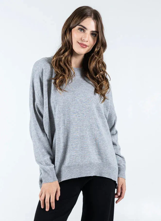 C'est Moi Sweaters, CESWT4305 Relaxed Light Weight Crew Neck Sweater, Heather Grey