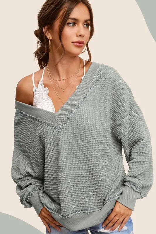 LEXI LOOSE FIT V-NECK WAFFLE TEXTURED LONG SLEEVE TOP