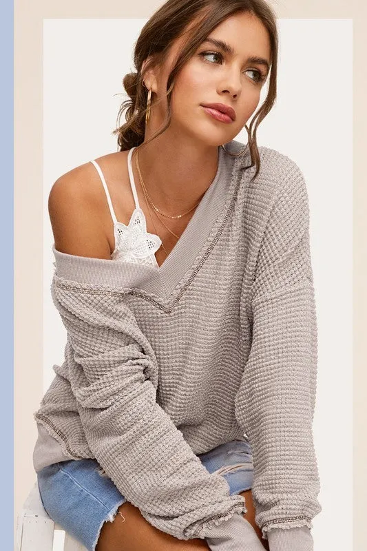 LEXI LOOSE FIT V-NECK WAFFLE TEXTURED LONG SLEEVE TOP