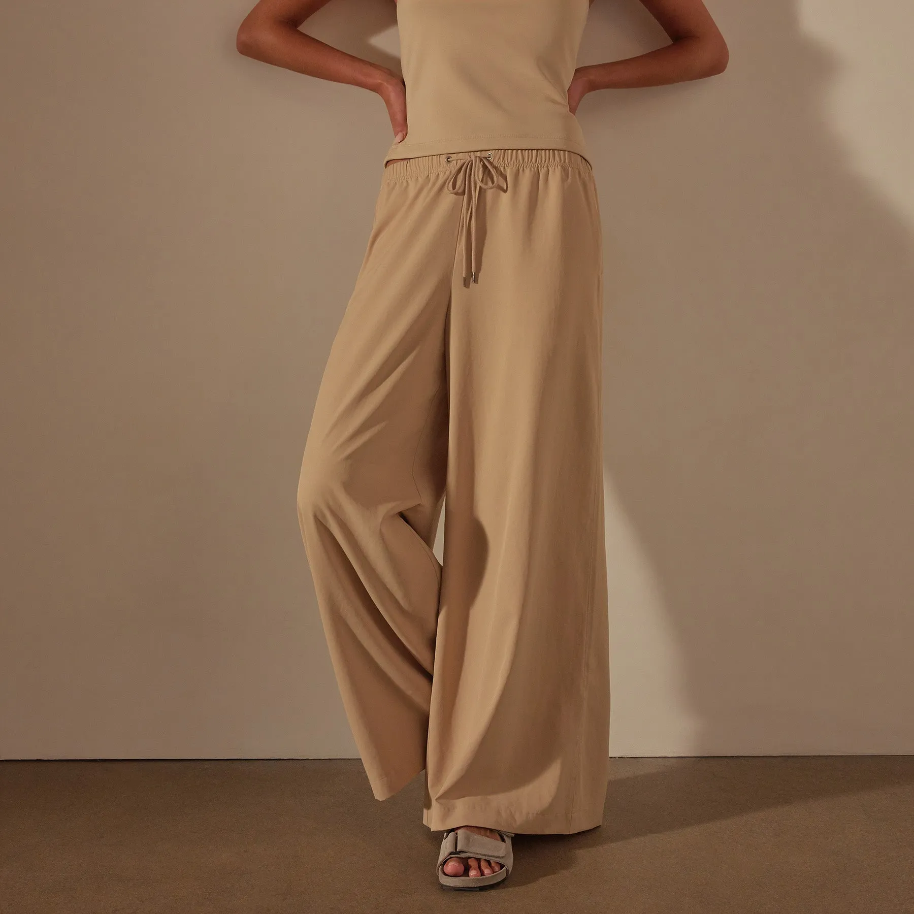 Lightweight Matte Sateen Wide Leg Pant - Sand Dune