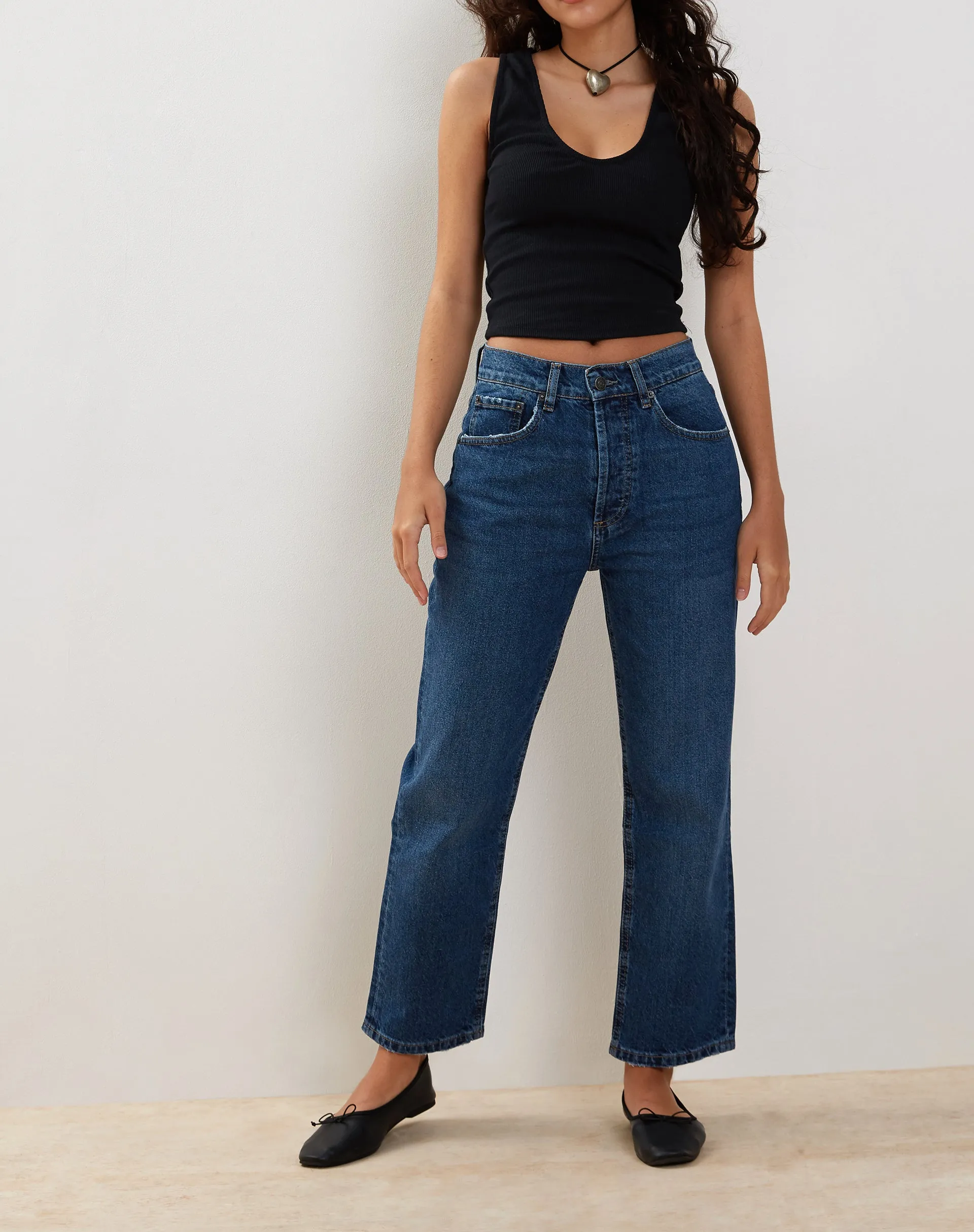 Mid Rise Straight Leg Jeans in Mid Blue Used Denim