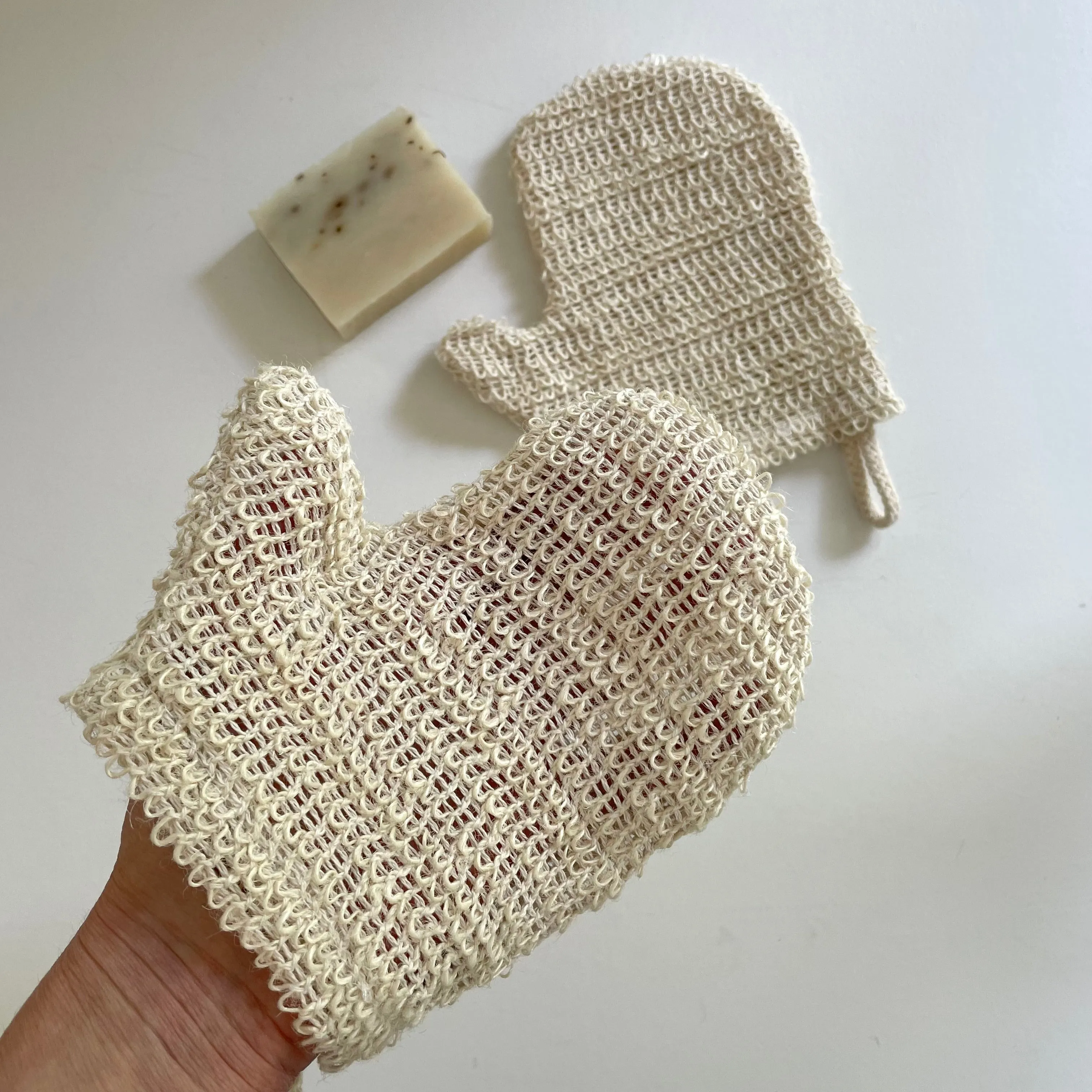 natural ramie exfoliating bath glove