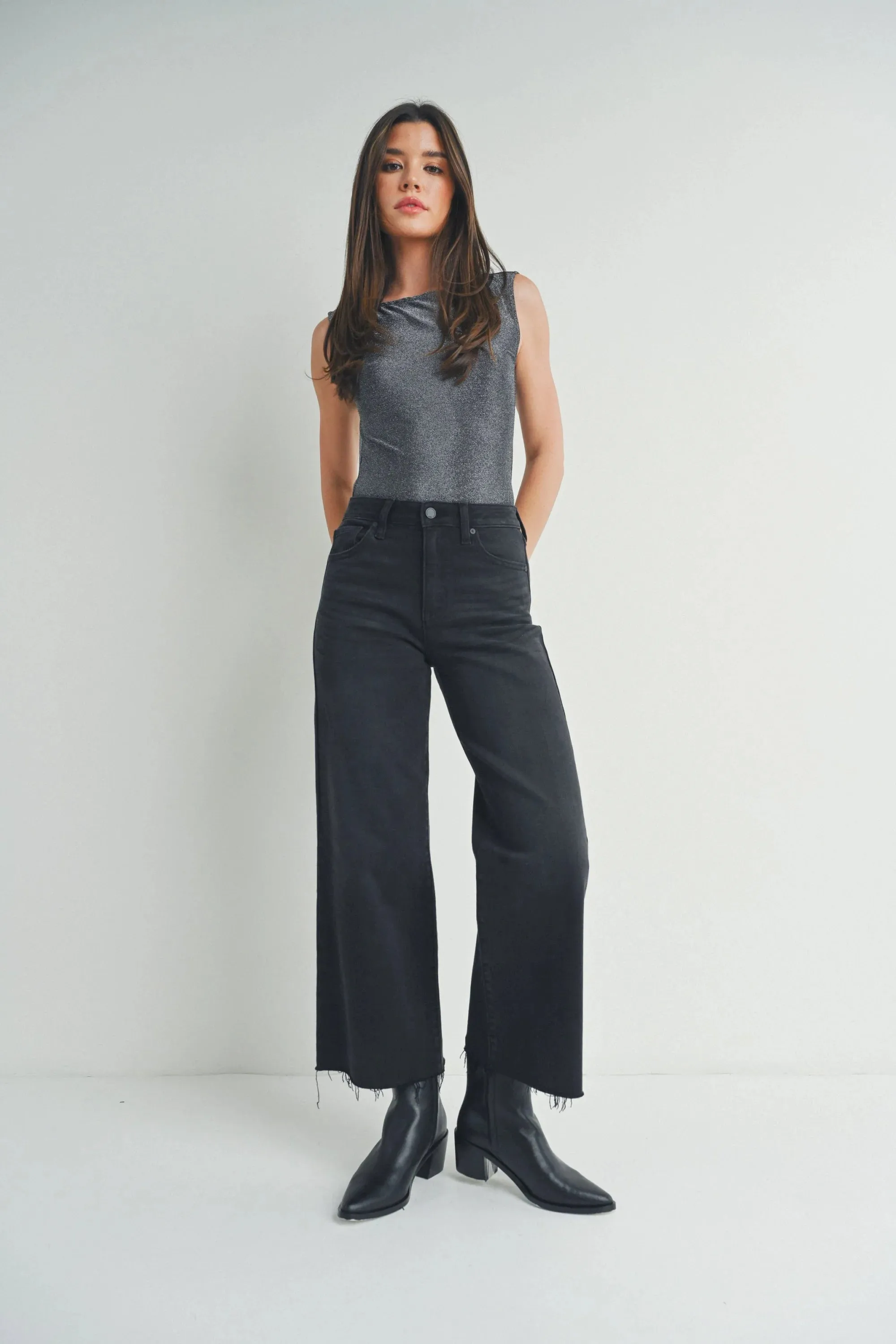 SLIM WIDE LEG DENIM JEANS WITH SCISSOR CUT HEM