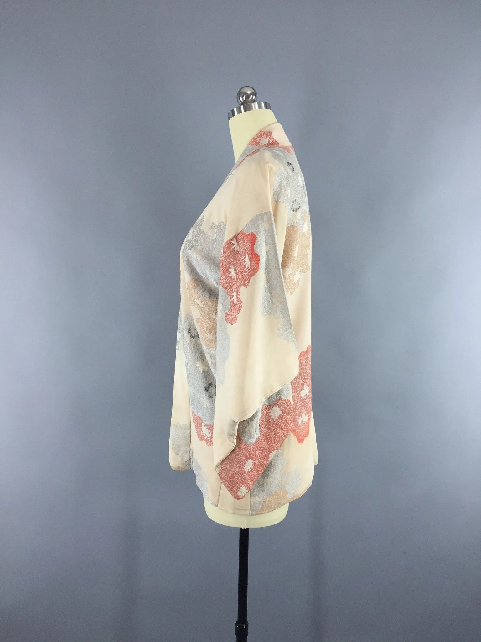 Vintage 1970s Silk Haori Kimono Cardigan / Ivory Terra Cotta Urushi