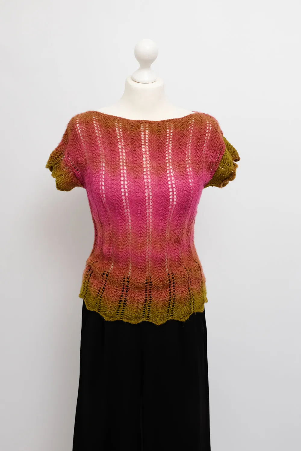 VINTAGE HANDMADE KNIT TOP