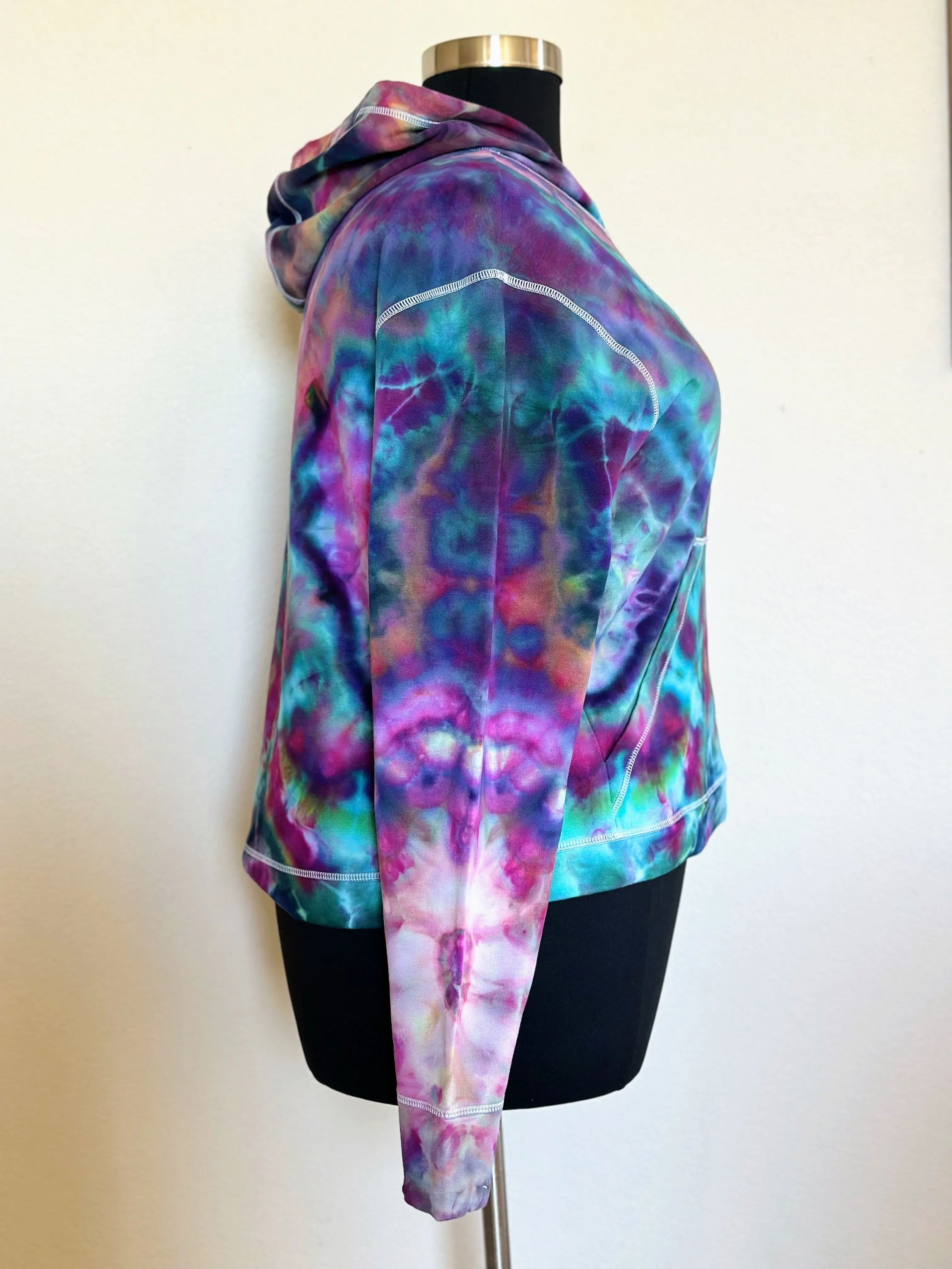 Women’s XXL (fits more like an XL) Geode Thumbhole Hoodie in ‘Cosmic Eyes’