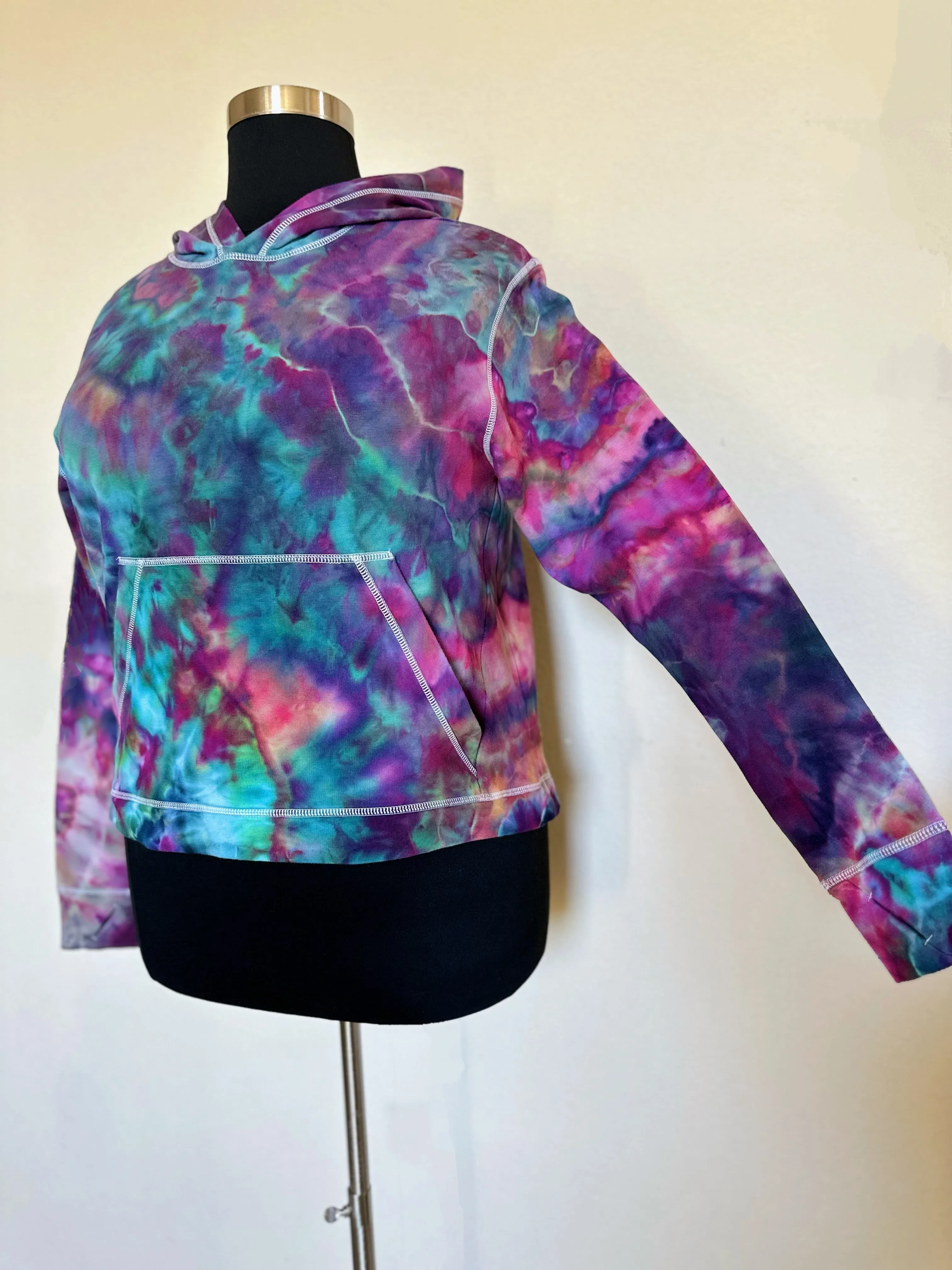 Women’s XXL (fits more like an XL) Geode Thumbhole Hoodie in ‘Cosmic Eyes’