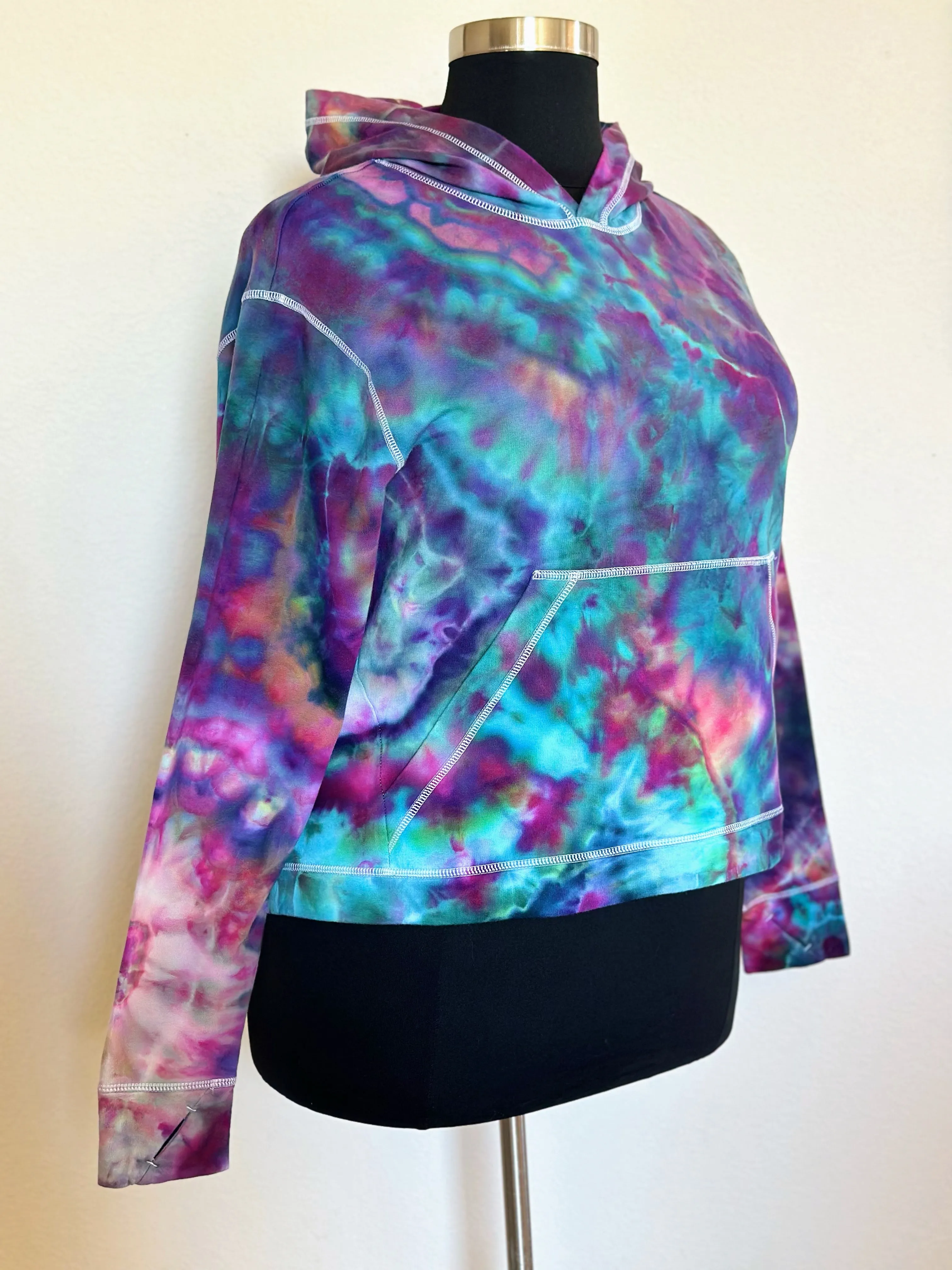 Women’s XXL (fits more like an XL) Geode Thumbhole Hoodie in ‘Cosmic Eyes’