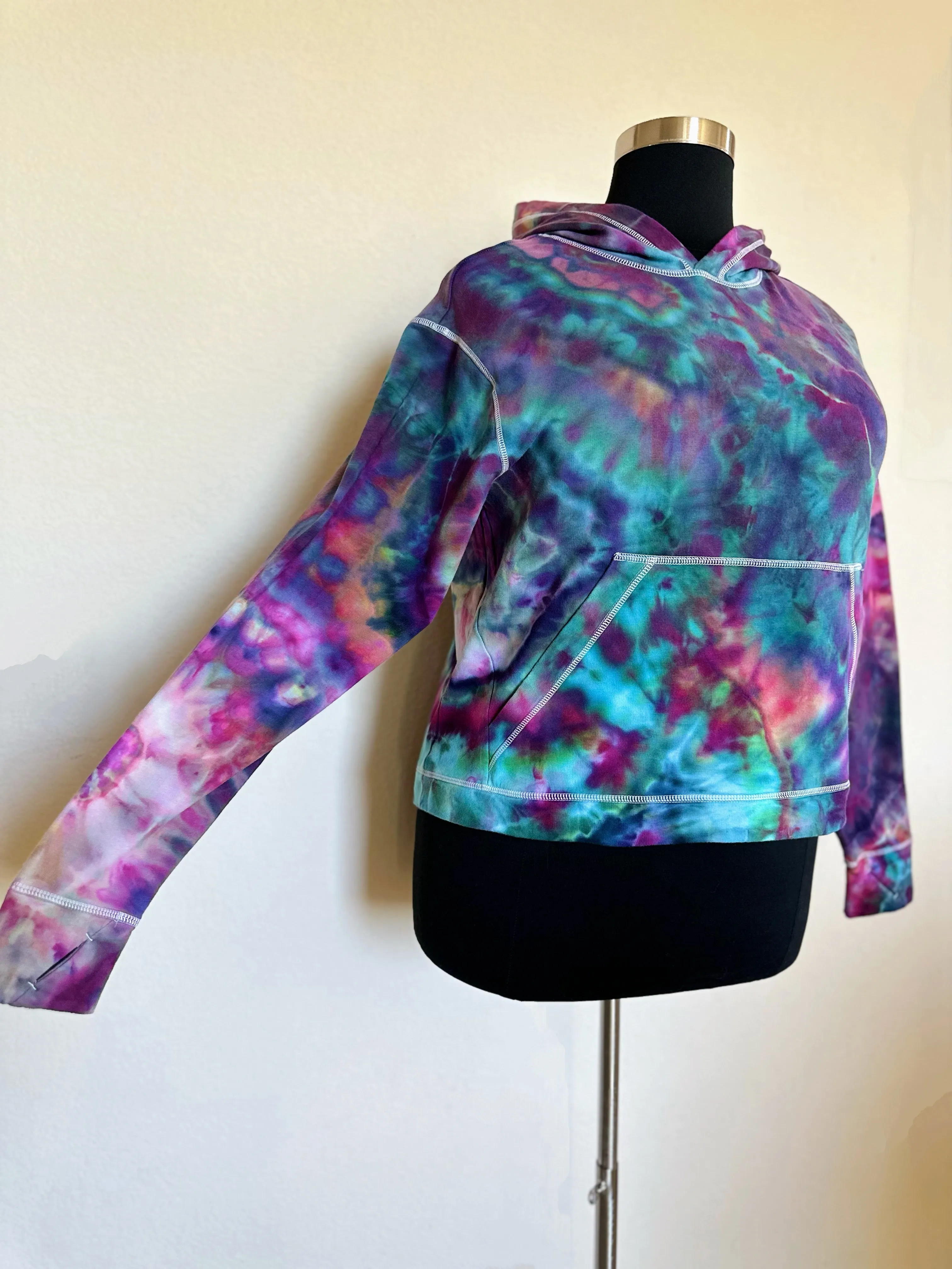 Women’s XXL (fits more like an XL) Geode Thumbhole Hoodie in ‘Cosmic Eyes’